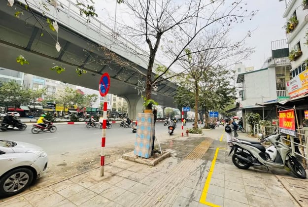 Bán nhà 2 tầng mặt phố Đại La, phường Đồng Tâm, diện tích 84m2, giá 36.6 tỷ