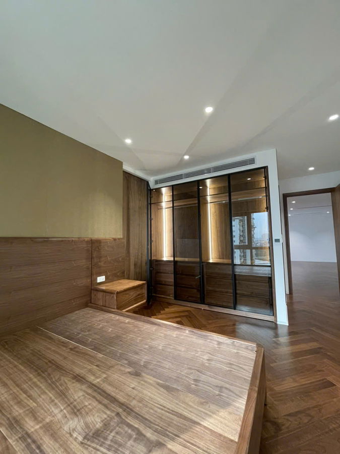 Bán căn hộ chung cư P12 Ciputra, Tây Hồ, 182m², 4 phòng ngủ, view sân golf, giá chỉ 18,1 tỷ