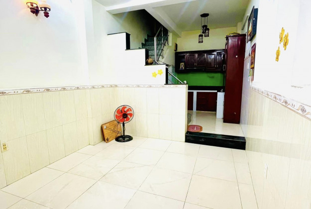 Cho thuê nguyên căn 4 tầng, 120m², Trần Văn Đang, Quận 3, Giá chỉ 12 triệu/tháng