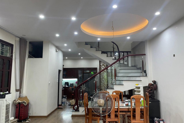 Cho thuê nhà 4 tầng ngõ ô tô Nguyễn Chí Thanh, Đống Đa – 70m², giá 27 triệu/tháng