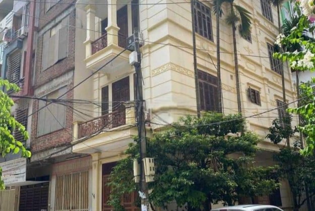 Cho thuê nhà lô góc Nguyễn Khả Trạc, Mai Dịch, 60m2 x 4T, Ô tô đỗ cửa, Giá 26 triệu/tháng