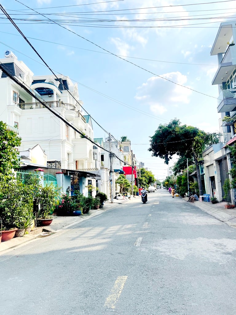 Bán nhà mặt tiền đường 12m có vỉa hè, kinh doanh tốt, tiện mở công ty, 80m², giá 5.8 tỷ