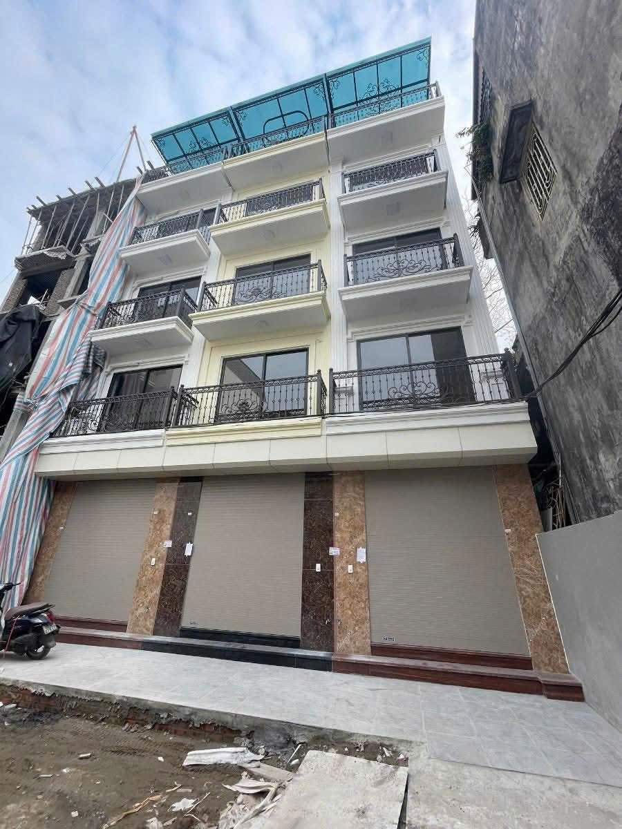 Bán nhà Hoàng Mai, ô tô đỗ cửa, kinh doanh sầm uất, 35m², 5 tầng, sổ hoa hậu, giá 6.9 tỷ