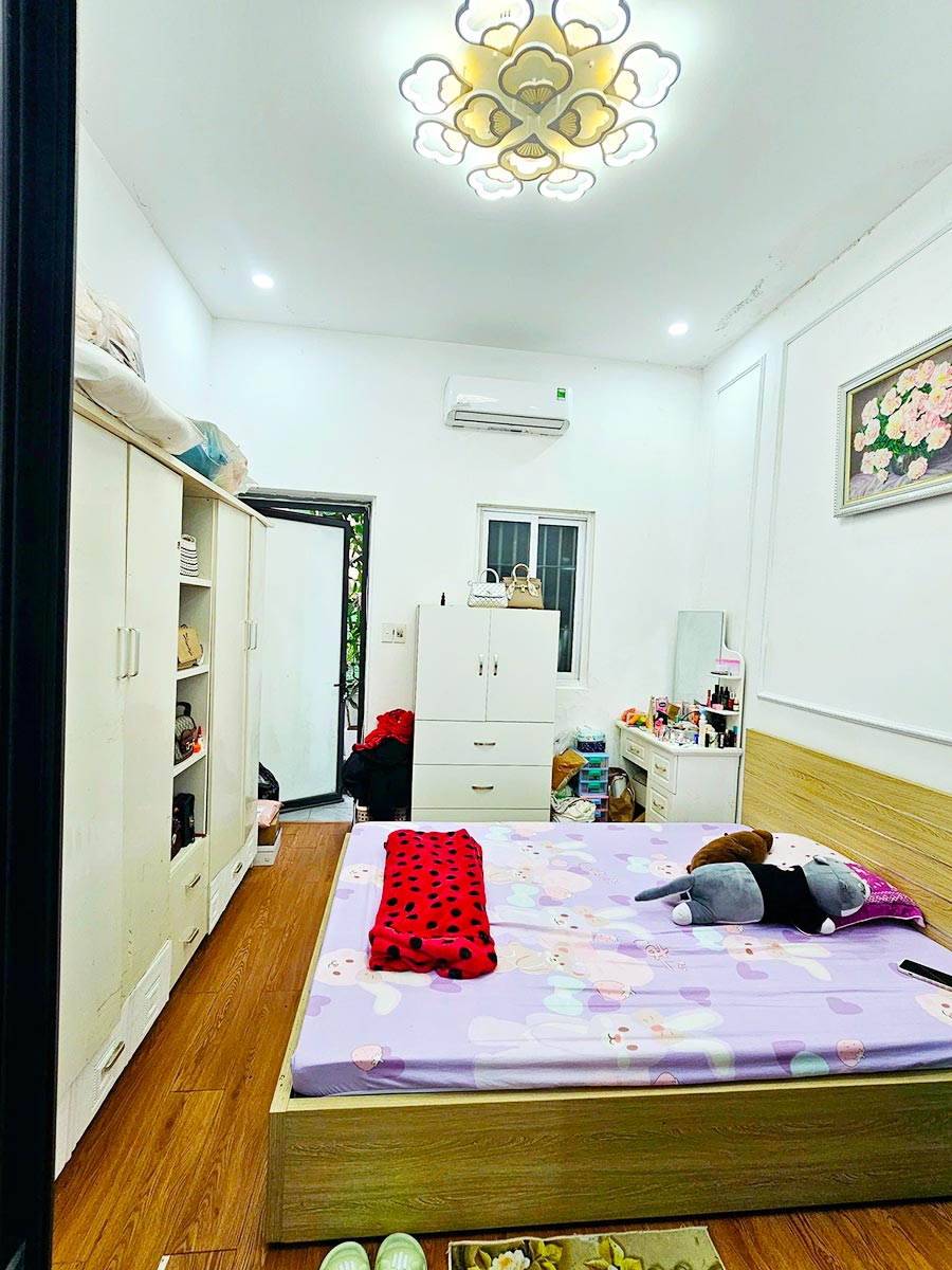 Bán nhà Thông Phong Đống Đa, 25m2, 4 tầng đẹp, ngõ nông, gần ô tô, giá 5,2 tỷ