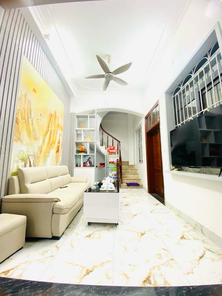 Bán nhà quận Đống Đa, 2 mặt thoáng  gần phố giá chỉ 5,8 tỷ