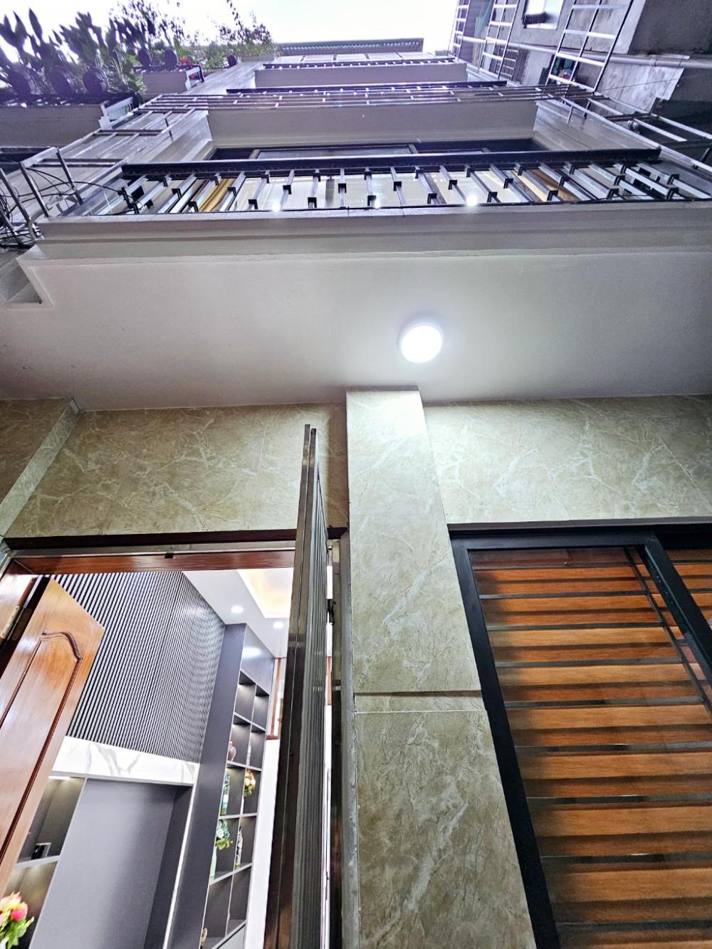 Siêu phẩm Cầu Giấy, lô góc có 7 phòng rộng, ở hay cho thuê đều ổn