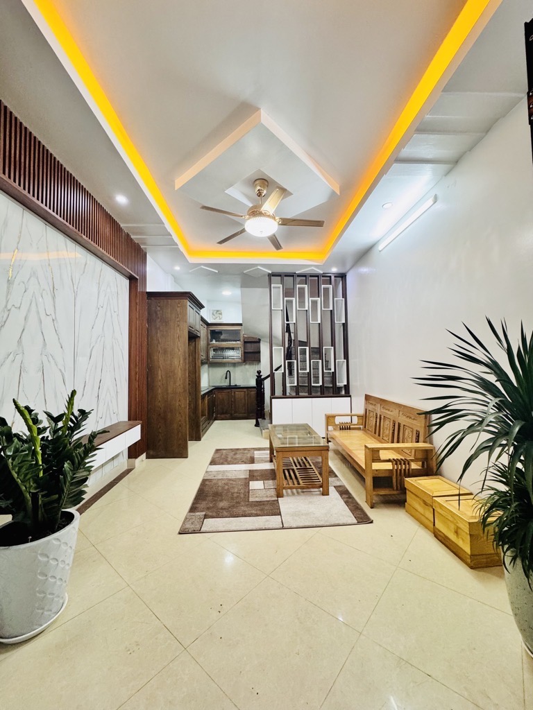 Chỉ 5,2 tỷ có ngay nhà Hoàng Mai, 31m2, 4 tầng, ngõ thông ba gác , full nội thất