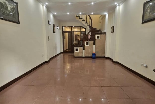 Cho thuê nhà đường Kim Giang, Hoàng Mai, Thanh Xuân 75m x 5T giá 20tr ngõ ô tô