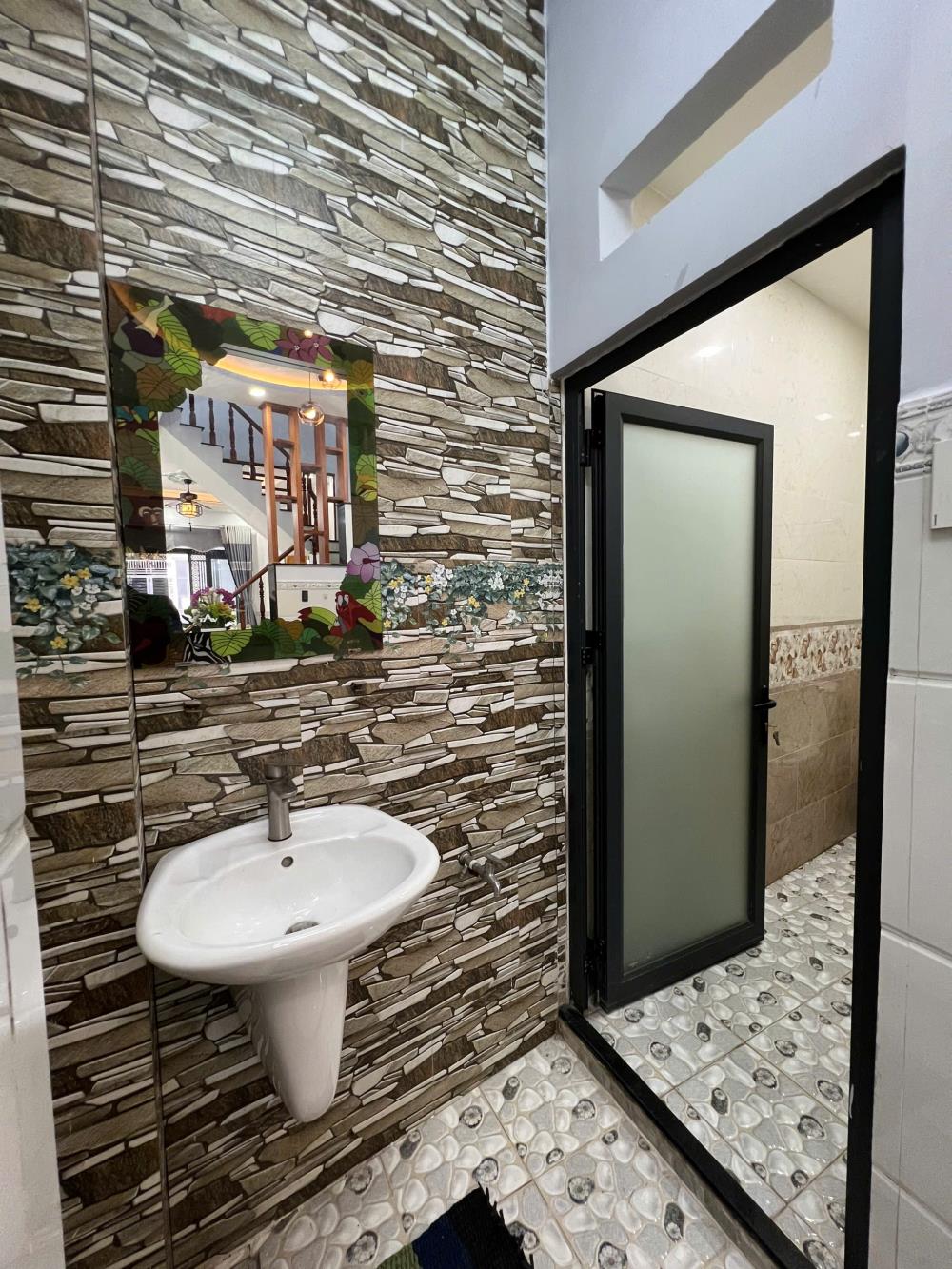 Bán nhà đường Lê Văn Khương, quận 12, đường 6m, diện tích 4x15, giá 4.45 tỷ thương lượng