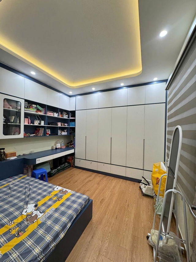Bán nhà định công, 49m2, 30m ra đường ô tô tránh, hiếm có trong tầm tài chính