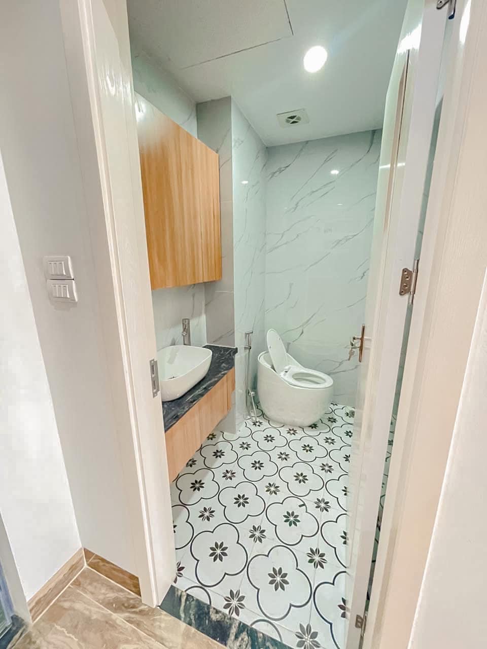 Rất hiếm  bán nhà nguyễn công hoan - ô tô vào nhà - 45m2 - 4 tầng - 4m mt