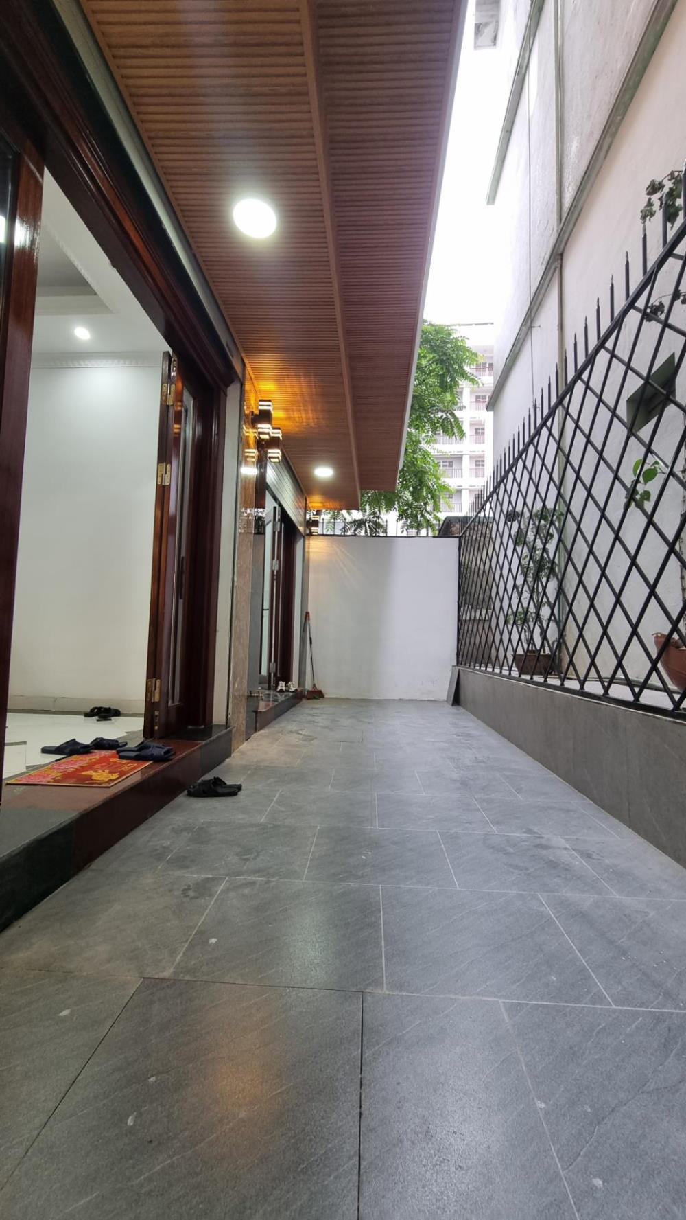 Bán nhà siêu phẩm Tây Hồ lộng gió, full nội thất, 4 căn phân lô