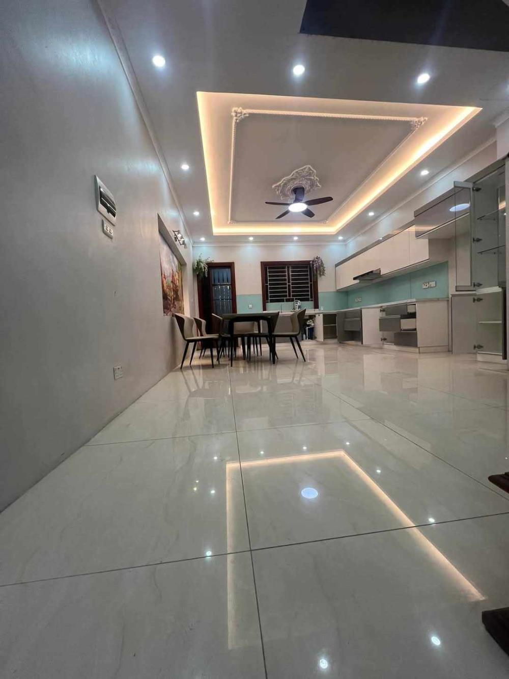 Mặt phố ngọc thụy giá trong ngõ - đường 3 làn ôtô tránh - dt 87m x 5t - mt 5m