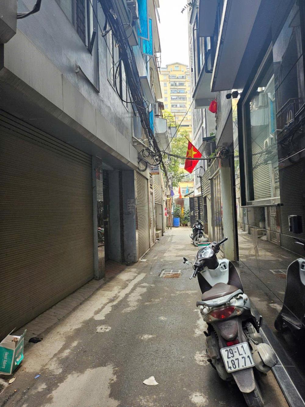 Bán nhà khu vực Mễ Trì, ngõ thông, ô tô cực gần, nhà đẹp, sổ vuông, giá 10.8 tỷ