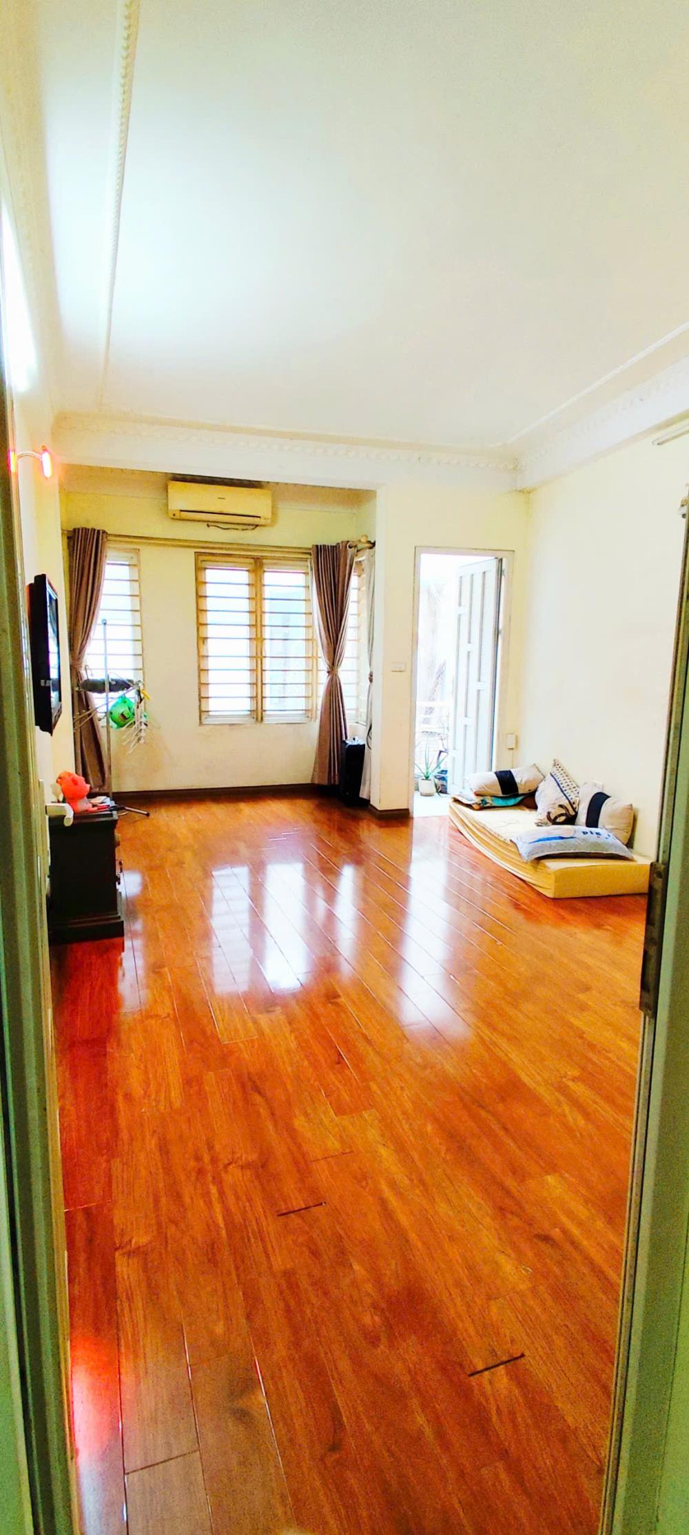 Cho thuê nhà 5 tầng mặt ngõ 272 phố Trần Khát Chân giá 9tr/tháng sẵn nội thất