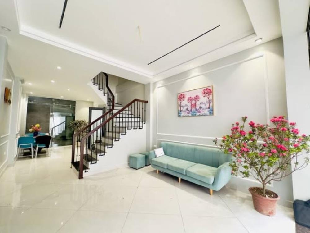 Bán nhà Ngọc Thụy Long Biên 47m2 x 4 tầng full nội thất khu dân trí cao 7 tỷ 9