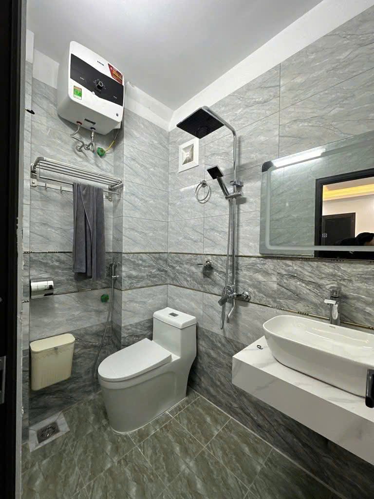 Siêu phẩm ngõ 19 Trương Định, 5 tầng thang máy, cách phố 20m, hộ khẩu Hai Bà Trưng