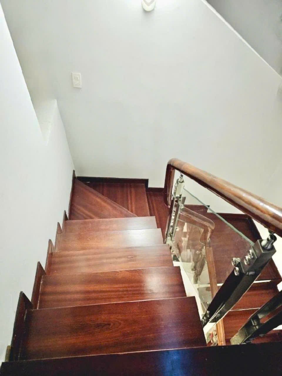 Nhà mặt tiền Tân Khai, gần Cách mạng tháng Tám, 4 tầng kiên cố, kinh doanh tốt, giá nhỉnh 11 tỷ