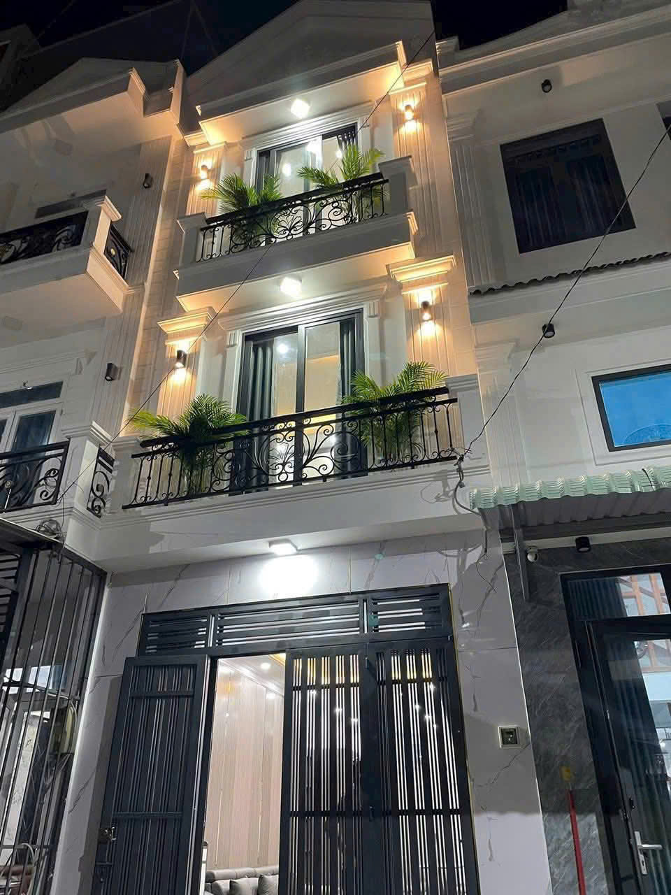Bán nhà sang trọng đẳng cấp, khu vip Huỳnh Thị Hai, full nội thất cao cấp, giá chỉ 5 tỷ 150 triệu