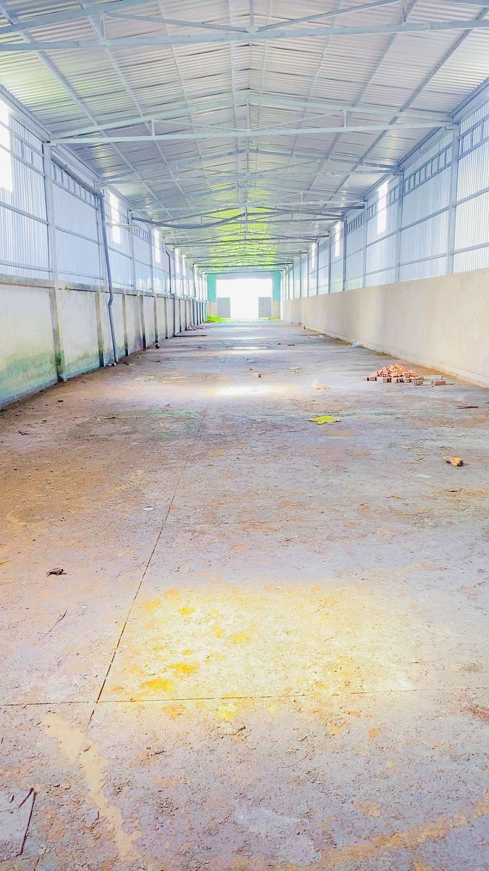 Cho thuê kho 1000m2 đường Trương Vĩnh Nguyên 20 triệu/Tháng