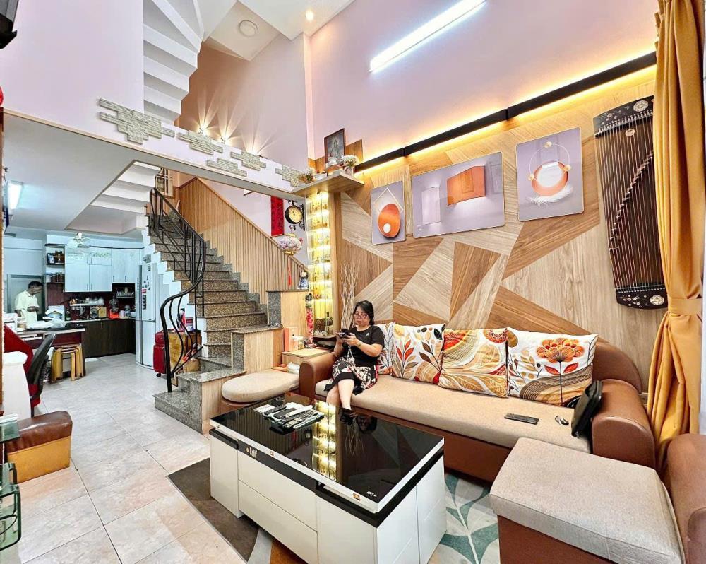 Bán nhà hẻm đẹp gần mặt tiền Trương Quốc Dung, diện tích 47m2, 5 tầng, 5 phòng ngủ,  giá nhỉnh 11 tỷ