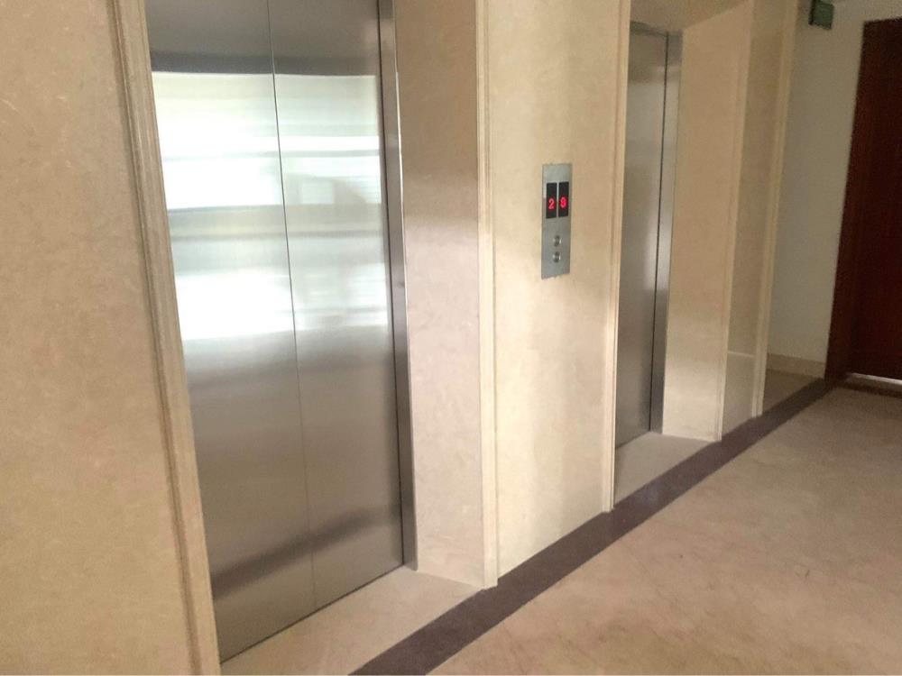 Tòa building 210m2 tại Trương Công Giai, lô góc thoáng đẹp có thể làm văn phòng