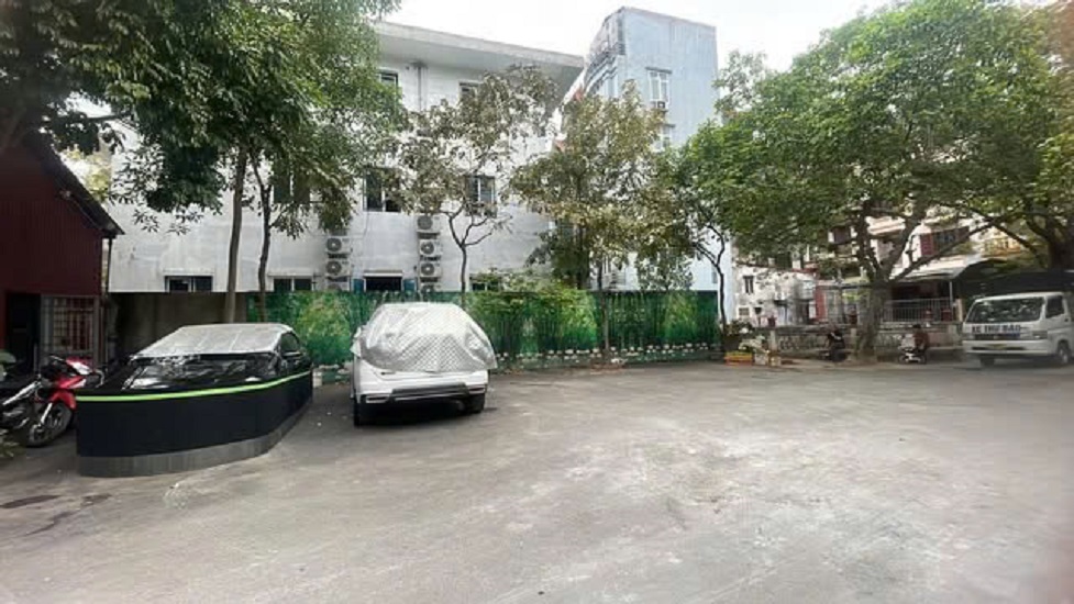 Bán nhà 5 tầng, diện tích 32m2, ô tô 7 chỗ đỗ sát nhà, ngay mặt đường Phúc Diễn cực đẹp, nội thất cao cấp, giá 7.95 tỷ