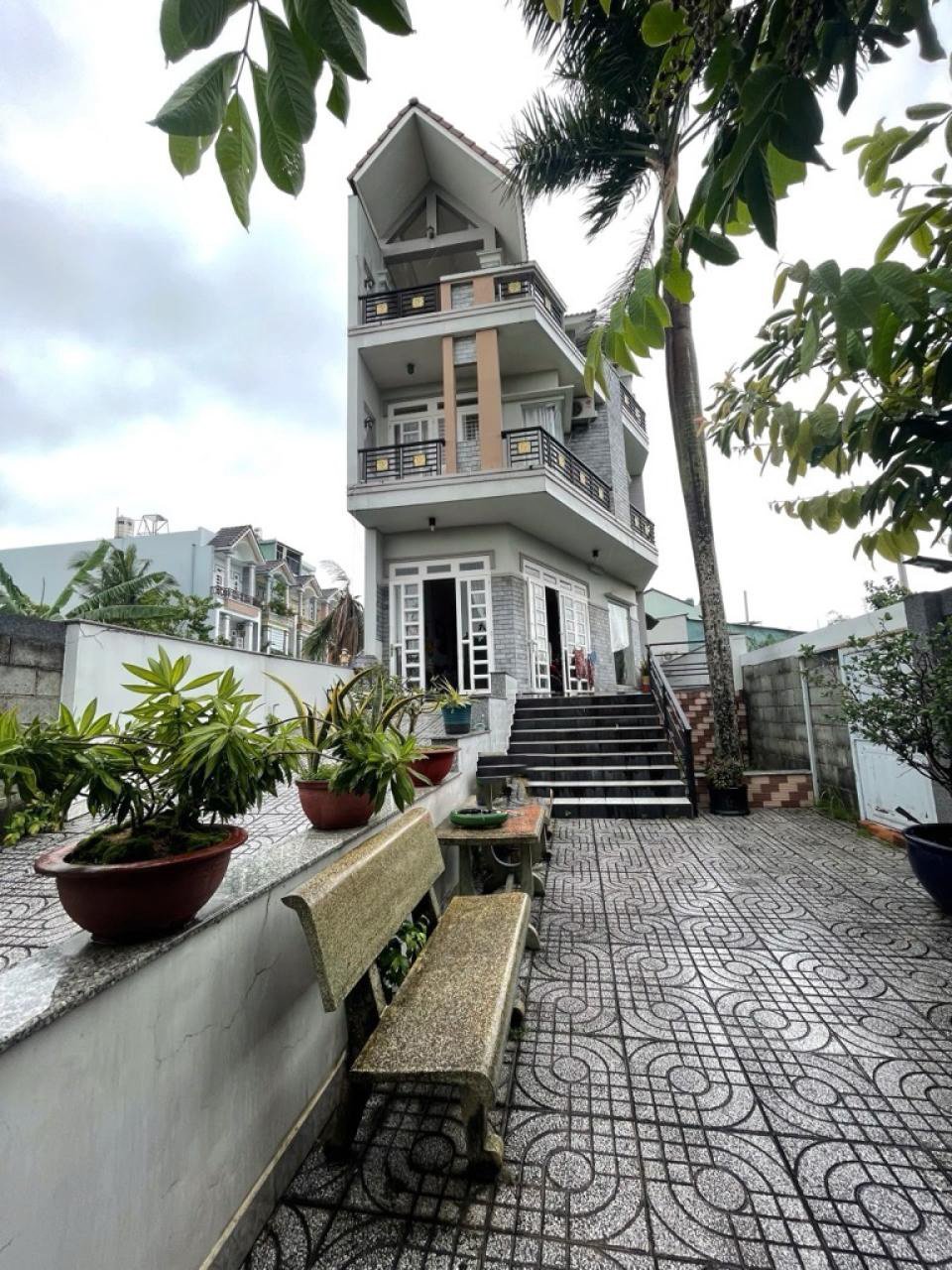 Bán biệt thự mặt tiền kinh doanh, 3 tầng, 507m², đường 10m tại Thạnh Lộc 29, Quận 12, giá chỉ 11,2 tỷ