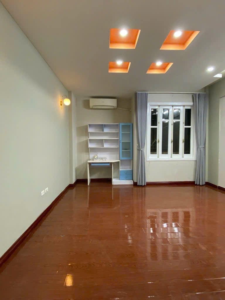 🔥 Phân lô - Cầu Giấy - ôtô tránh - kinh doanh - dt 60m2 × 5 tầng - nở hậu