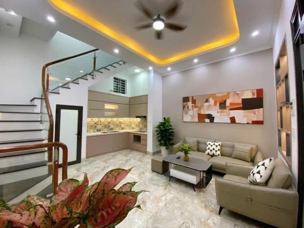 Bán nhà hiếm An Dương, tặng full nội thất, sinh hoạt tiện, sổ đỏ vuông đẹp