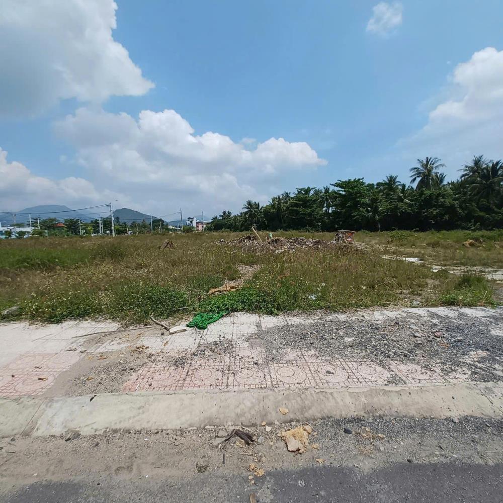 Bán đất Tái định cư Ngọc Hiệp, Nha Trang, lô diện tích 96,9m, giá 35,6tr/m2