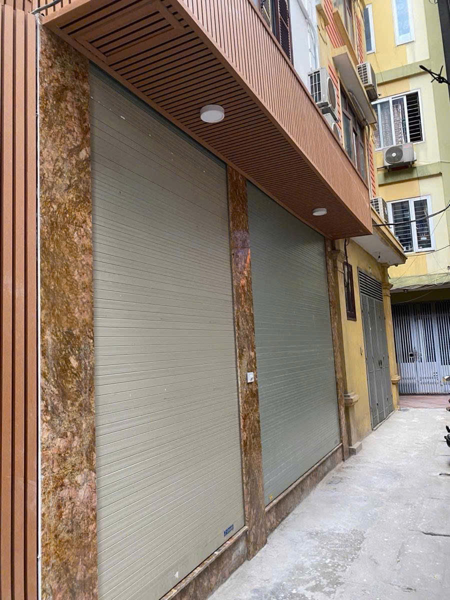 Bán nhà 10m ô tô tránh, phố cầu giấy, 2 mặt ngõ, 15m là bãi đỗ ô tô