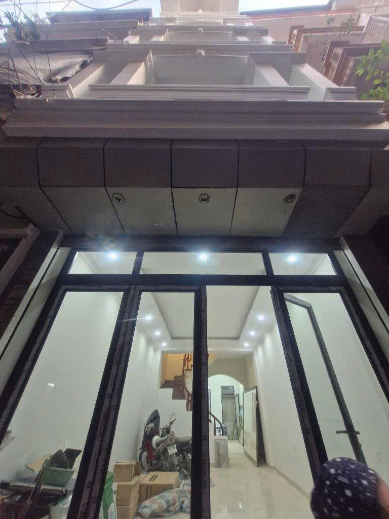 Bán nhà 60m2 Phố Ngọc Khánh, Quận Ba Đình ngõ thông kinh doanh, giá 15,8 Tỷ