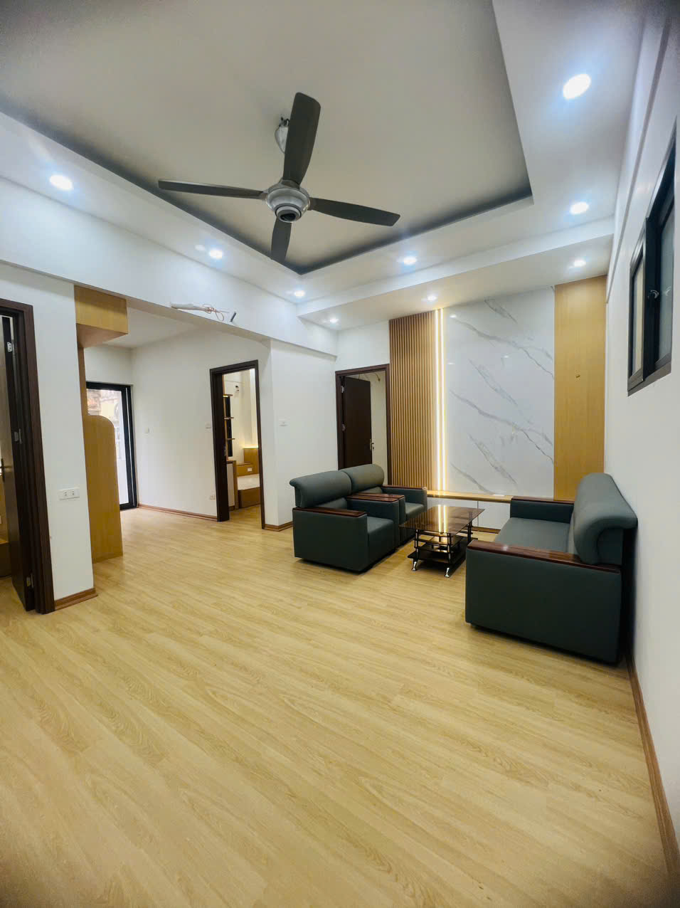 Chủ cần bán gấp căn hộ NO4A Linh Đàm, 68m², 3PN, 2VS, Full nội thất, Giá chỉ 3,9 tỷ