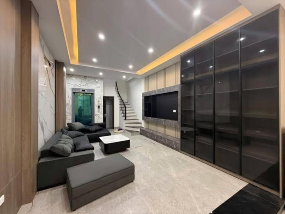 Bán nhà 45m2 x 4 tầng thang máy tại Ngọc Thụy, Long Biên, gần hồ ô tô giá 8 tỷ 5