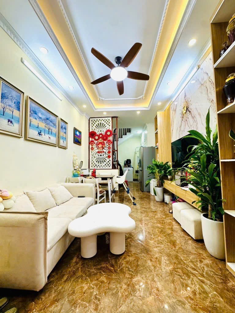 Bán gấp nhà đẹp phân lô Bát Khối, 5 tầng mới xây, full nội thất, nhỉnh 5 tỷ