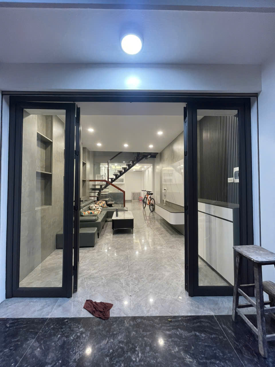 Siêu phẩm nhà 5 tầng xây mới, rộng 40m2, giá chỉ 5 tỷ nhỉnh tại Dương Nội, Hà Đông