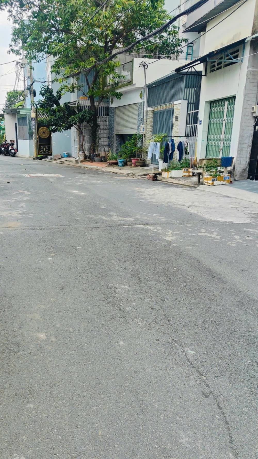 Bán nhà 3 tầng diện tích lớn 112m², mặt tiền 10m, Trung Mỹ Tây, Q12, giá chỉ 8,2 tỷ