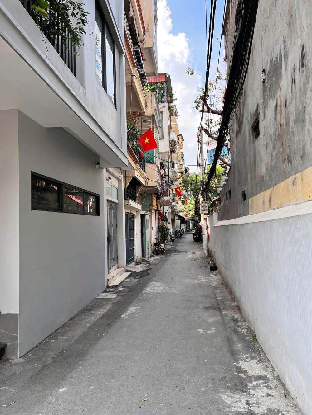 Bán nhà Giải Phóng, Xã Đàn, Đống Đa, 46m2, giá 11,5tỷ phân lô oto, 1 nhà ra phố