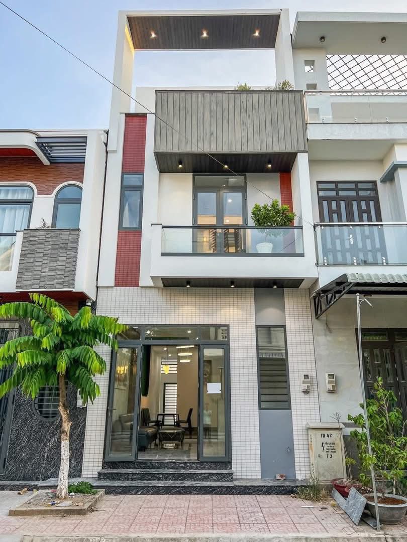 Bán nhà đẹp gần Khu du lịch Bửu Long, 105m², 2 tầng, Sổ riêng, Giá chỉ 2,15 tỷ