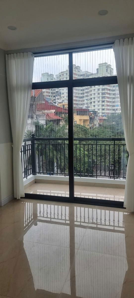 Bán nhà Ngọc Khánh, Ba Đình – 54m² x 5 tầng, mặt tiền 5.2m – ô tô tránh, kinh doanh tốt – giá 16.5 tỷ