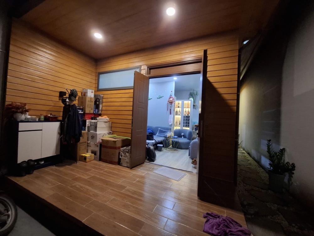 Bán nhà Gò dầu, ô tô ngủ trong nhà, nhà đẹp kiểu 1 sàn chút cổ điển, diện tích 5x18m, giá 8.2 tỷ