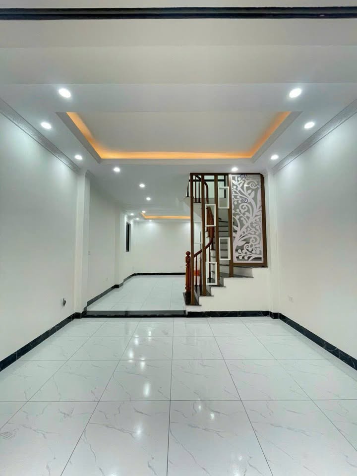 Bán nhà riêng song phương, hoài đức 40m2 xây dựng 4 tầng. cách 16m đến chợ đường