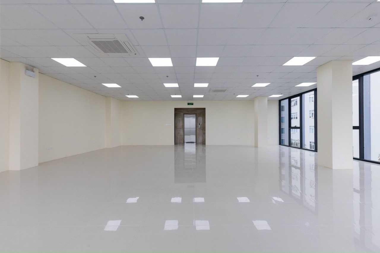 Chính chủ cần cho thuê gấp sàn văn phòng tại phố Lê Văn Thiêm, 90m, giá 200k/m2/th