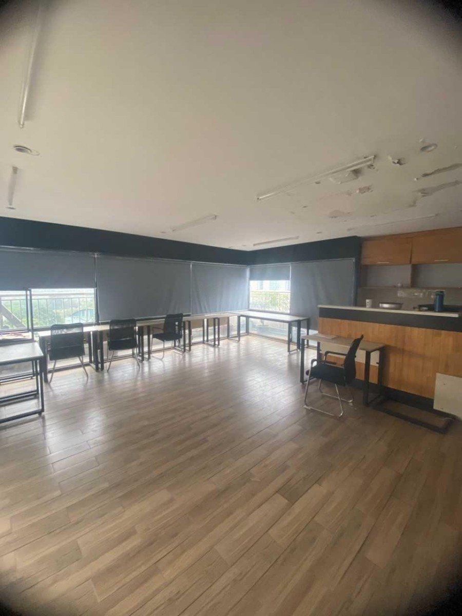Chính chủ cho thuê văn phòng tại Thanh Liệt, tòa 4 mặt tiền, diện tích 150m, view đô thị The Manor Central