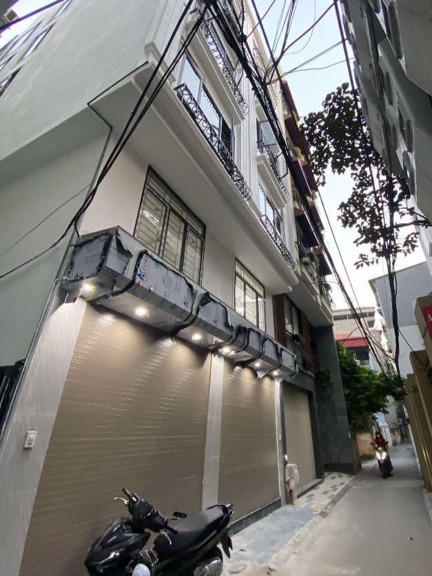 Bán nhà tại Ngọc Lâm Long Biên, 35m2 x 6 tầng, giá 8 tỷ 65, lô góc ô tô