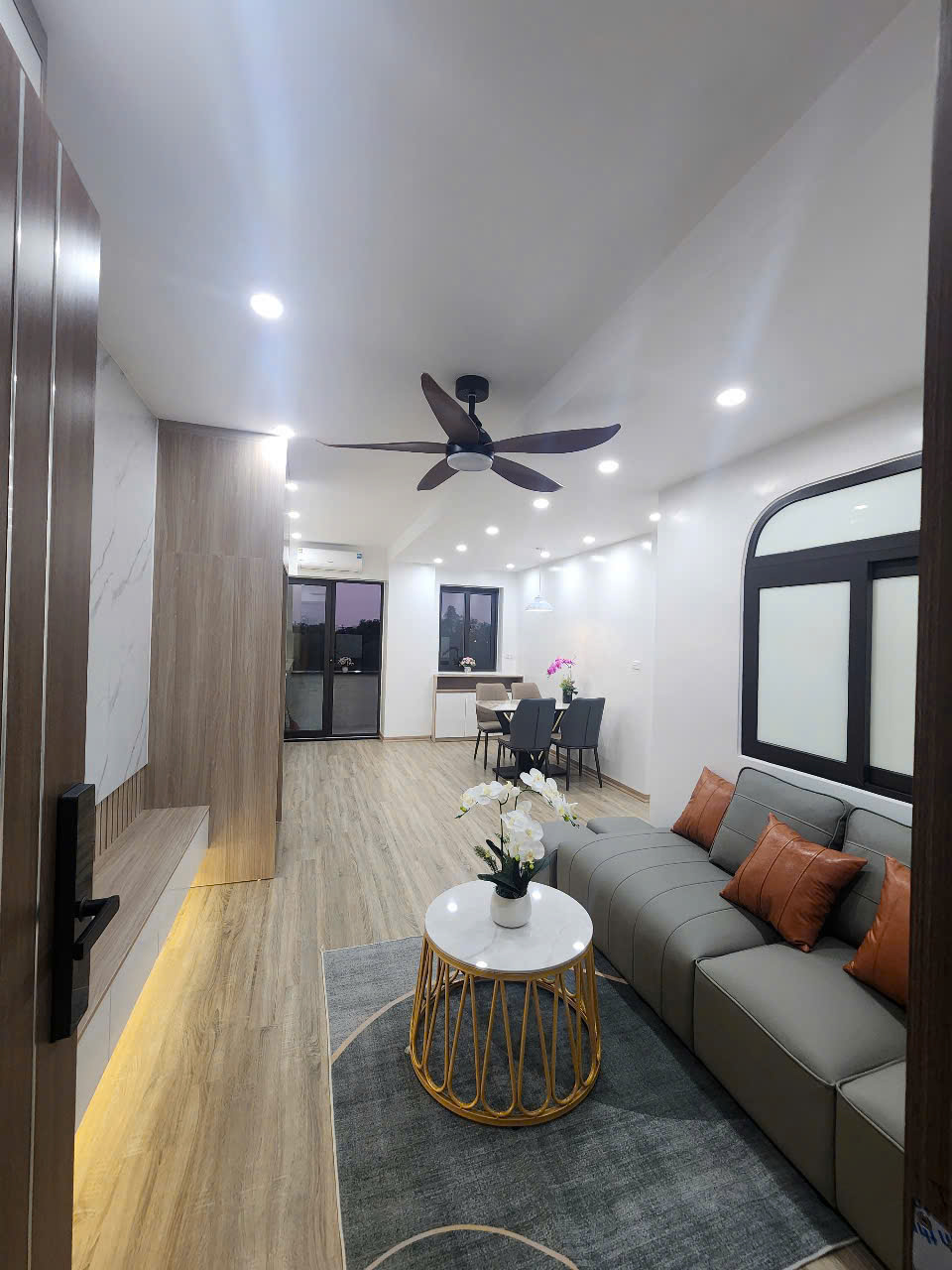 Bán căn hộ NƠ3 Bán đảo Linh Đàm, 76m², 3PN, Full nội thất, Giá 4,79 tỷ