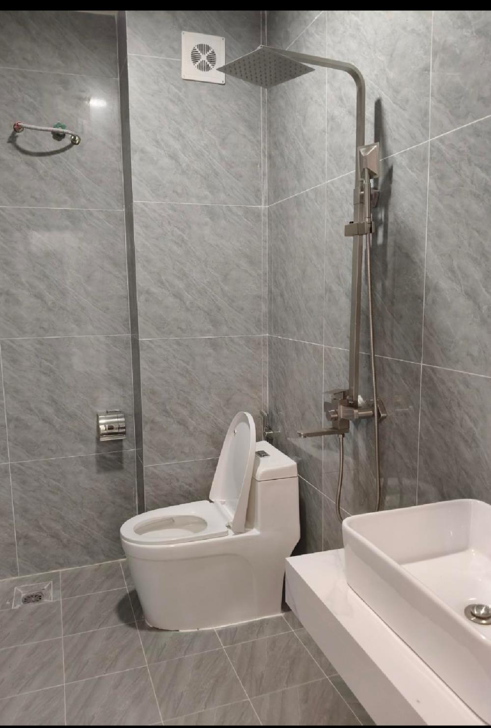 Bán nhà mới xây 5 tầng, Thạch Bàn, Long Biên, 30m², Giá 5.3 tỷ, Sổ đỏ sẵn