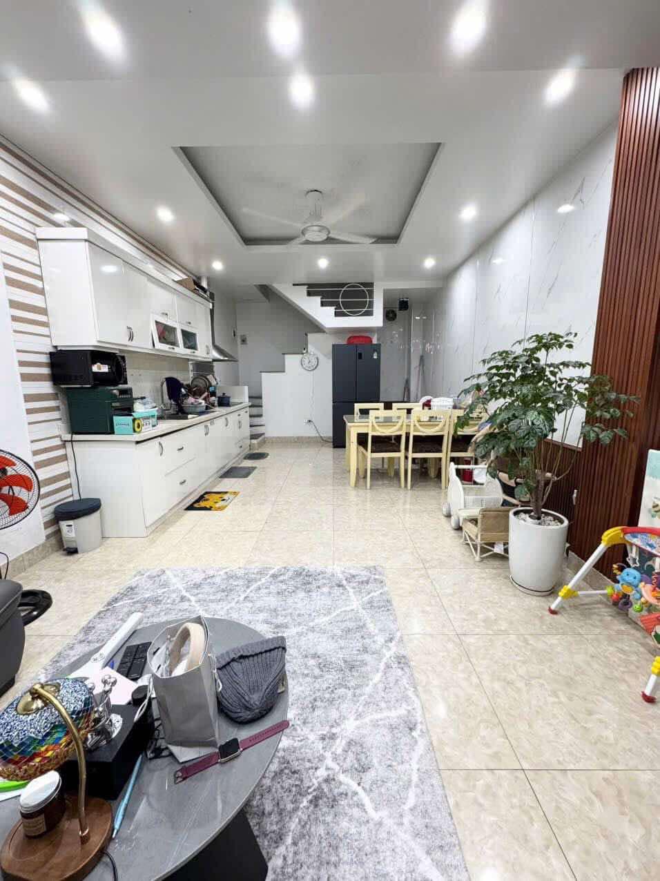Bán nhà riêng phố thái Thịnh, Đống Đa, diện tích 47m2 dân xây, chỉ 8.75 tỷ