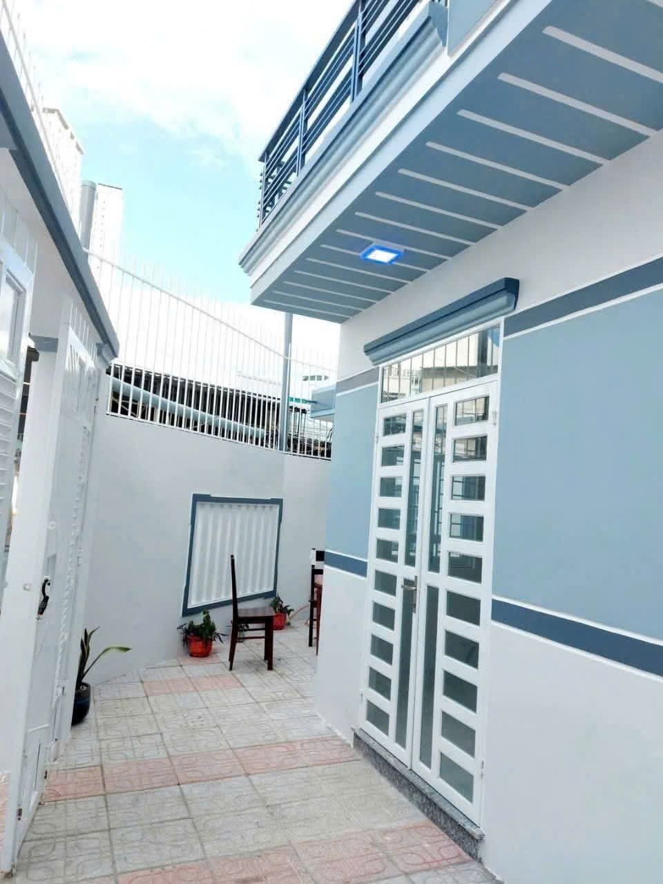 Bán nhà 2 tầng  hẻm đoàn trần nghiệp  gần biển & đh nha trang
